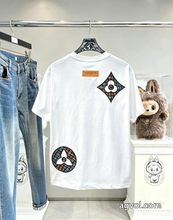 話題沸騰 タイムセール開催中！ 高品質素材ブランド コピー 販売半袖TシャツLOUIS VUITTON_0_1