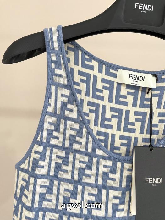 ブランド コピー 激安FENDIワンピース期待に応えるように登場 一目惚れした ルックスの良い._0_2