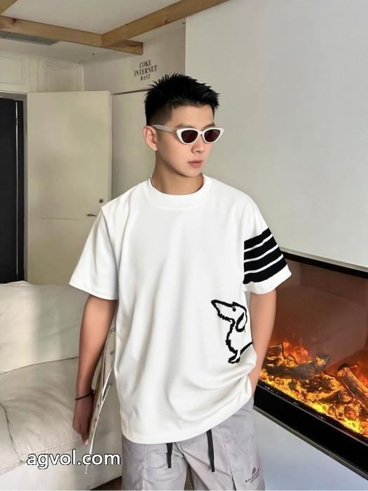 ブランド 偽物 通販Tシャツビックシルエット 今すぐ欲しい 2026即旬な装いにTHOM BROWNE._0_0