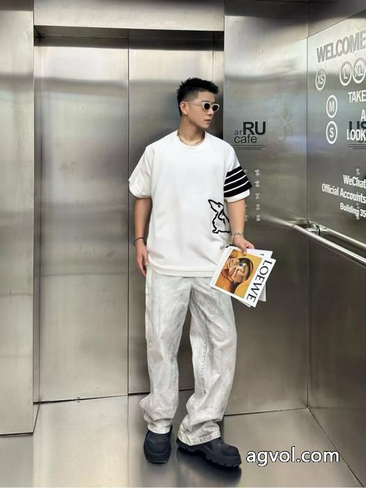 ブランド 偽物 通販Tシャツビックシルエット 今すぐ欲しい 2026即旬な装いにTHOM BROWNE._0_1