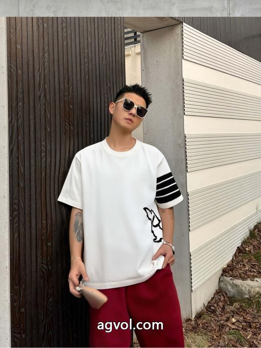 ブランド 偽物 通販Tシャツビックシルエット 今すぐ欲しい 2026即旬な装いにTHOM BROWNE._0_4