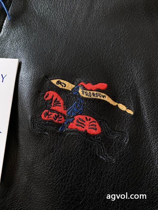 ブランド コピー 安心ジャケットBURBERRYロゴが印象的 数量限定 VIP価格 今季トレンド_0_1