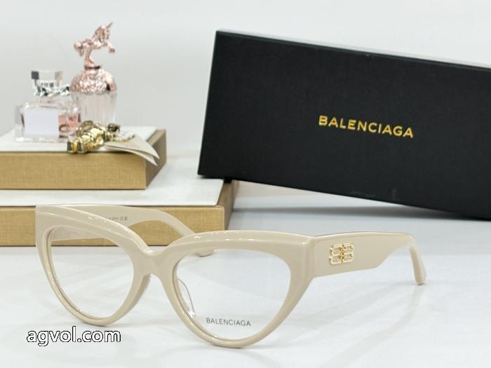ブランド コピーbalenciaga軽快に着こなせる コスパ最高のプライス 今季トレンド&nbsp;アクセサリー._0_0