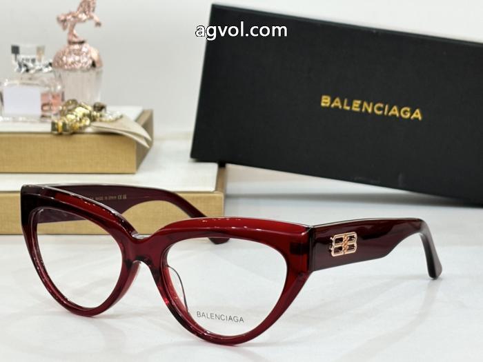 ブランド コピーbalenciaga軽快に着こなせる コスパ最高のプライス 今季トレンド&nbsp;アクセサリー._0_5