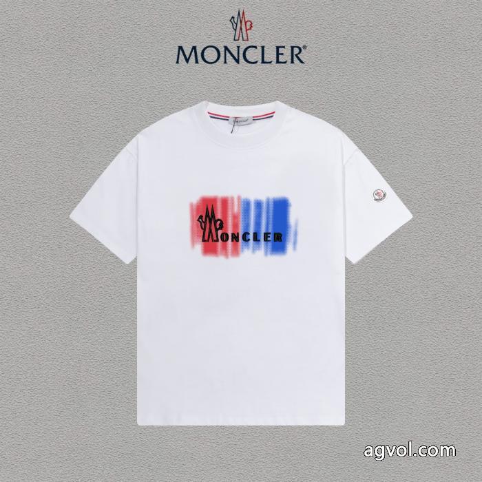MONCLER半袖Tシャツ早い者勝ち 肌触りが良い 夏大人気のアイテムブランド コピー バック_1_0