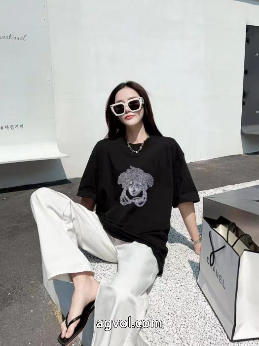 ヴェルサーチ先行販売 重宝する 人気セールスーパー コピー 販売半袖Tシャツ_0_2