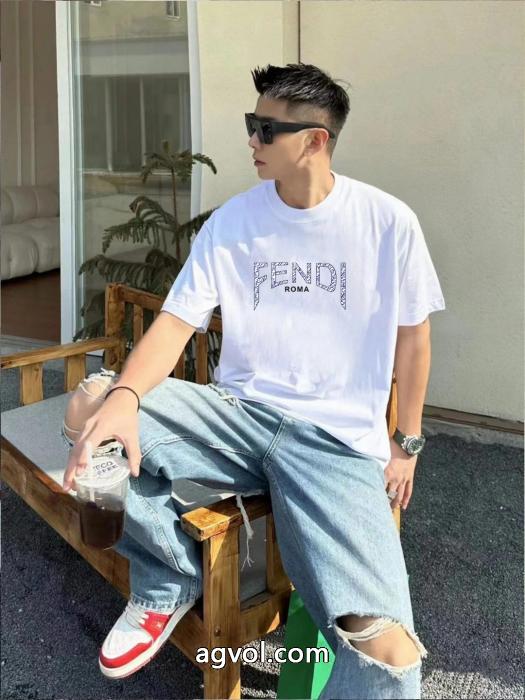 FENDI手元に在庫あり 安いの原因に 実用性が高い偽 ブランド 販売半袖Tシャツ_0_0