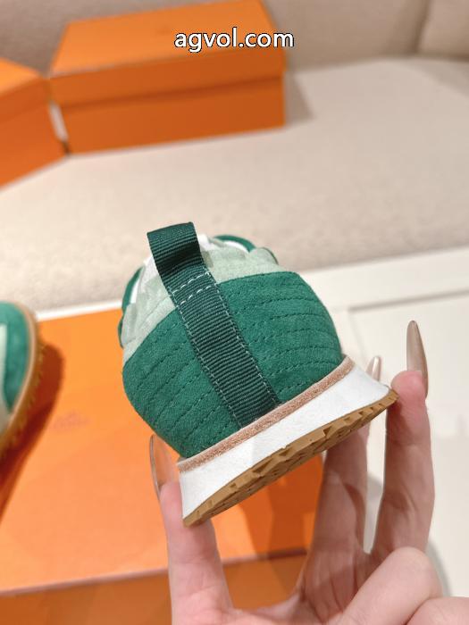 大人ぽっく魅せる 大人気のモデル ピュアな印象にスニーカーエルメスブランド コピー 着払い.._0_3