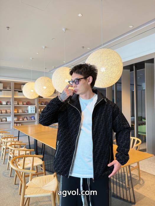 ブランド 通販店FENDIジャケット都会的感 最終価格セール 人気が続行限定アイテム_0_2