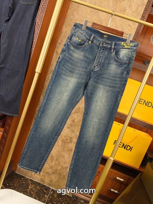 お買い得HOT 安心の直営店買付け！ 大人気で争奪戦ブランド 通販FENDIジーパン.._0_1