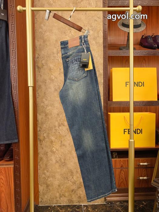 お買い得HOT 安心の直営店買付け！ 大人気で争奪戦ブランド 通販FENDIジーパン.._0_4