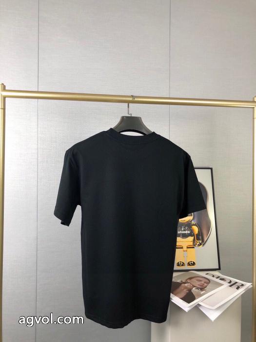 Tシャツヴァレンティノ26ss2026新作　VIPSALE 激安大特価定番 定番人気薄手柔らかブランド コピー 通販._0_1