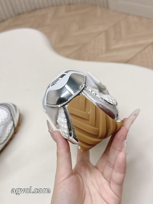 ブランド コピー 販売 店売切続出　 正規品保証26春夏 大人気個性がある雰囲気スニーカーブランド コピー.._0_5