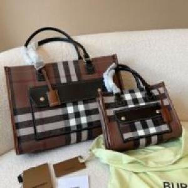 バッグ BURBERRYコピー ハンドバッグ 2026 スーツケース バーバリーコピー セレブ愛用の超人気商品.596.