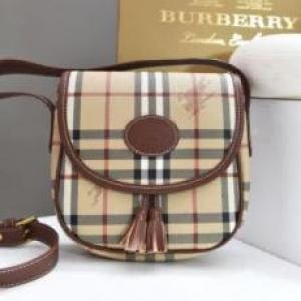 オリジナリティに富んだバッグ バッグ ショルダーバッグ 芸能人に愛用者続出 BURBERRYコピー  2026 バーバリーコピー.596.