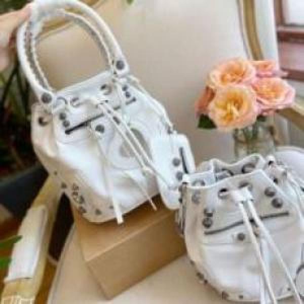 3色可選 ハンドバッグ 人気雑誌掲載 バレンシアガコピー 存在感のある BALENCIAGAコピー.597.