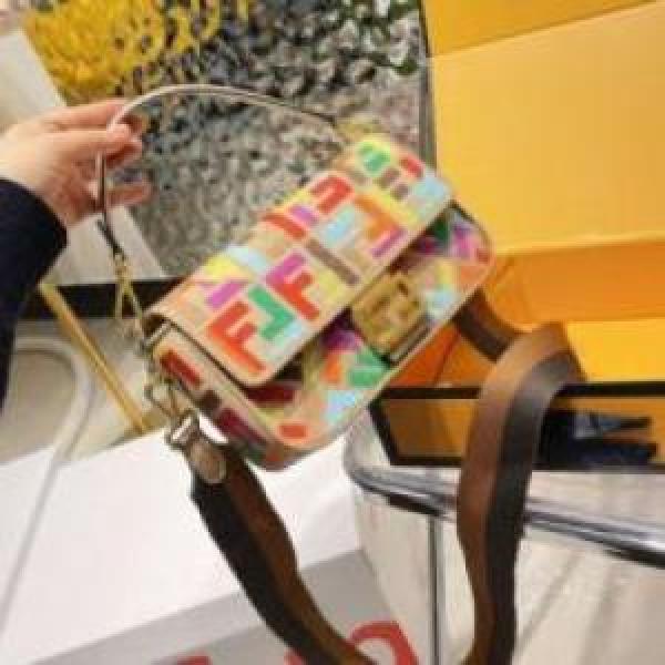 ハンドバッグ 選べる極上  FENDIコピー ショルダーバッグ 大絶賛の履き心地! 2026 フェンディコピー.592.