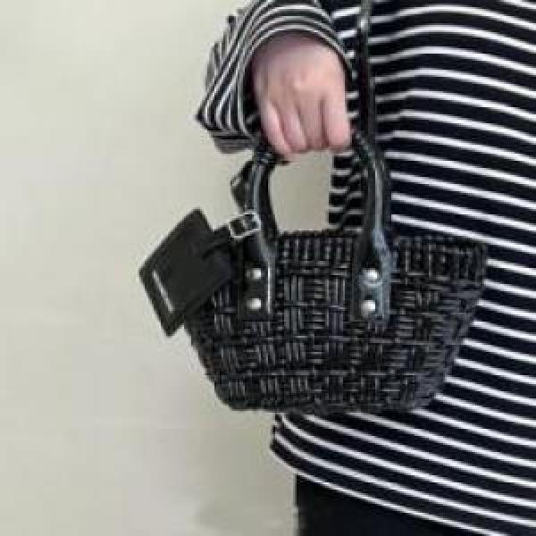 2026 3色可選 ショルダーバッグ 通勤 肌触りのいい  バレンシアガコピー  BALENCIAGAコピー.597.