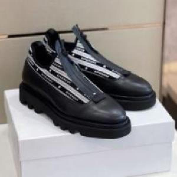 軽い履き心地 セール中 GIVENCHYコピー カジュアルシューズ ジバンシィコピー 2026 滑りにくい シューズ
