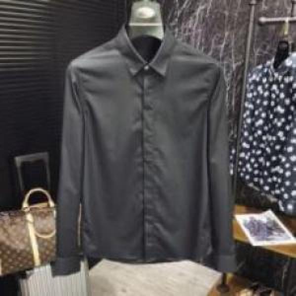 シックスタイルに活躍 GIVENCHYコピー 薄手 自然な肌触り ジバンシィコピー 2026 長袖シャツ
