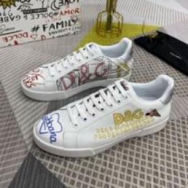 滑りにくい Dolce&Gabbanaコピー  ドルチェ＆ガッバーナコピー カジュアルシューズ シューズ 主役になる存在感 2026