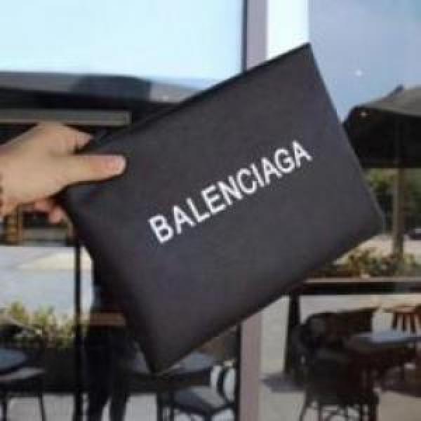 早くも完売している バレンシアガコピー 抜群な楽チン感ある大定番 2026 ビジネスケース BALENCIAGAコピー.597.