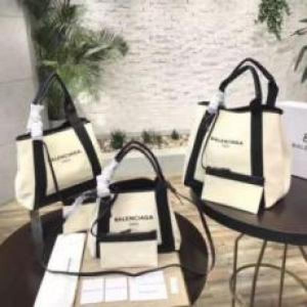 余裕ある収納力 2026 高級感を備えている  BALENCIAGAコピー ハンドバッグ バレンシアガコピー.597.