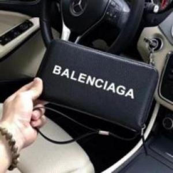 2026 ハンドバッグ おしゃれに絶大な人気の ビジネスケース 大容量 BALENCIAGAコピー バレンシアガコピー.597.
