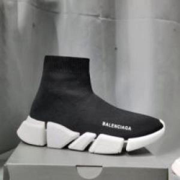 バレンシアガコピー 大人気再登場  2026 スニーカー 流行を超えた定番 BALENCIAGAコピー 多色可選