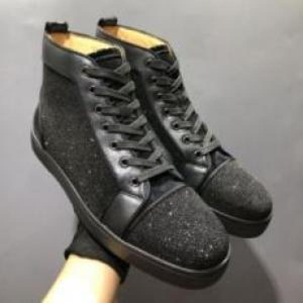 カジュアルシューズ もっとも高い人気を誇る Christian Louboutinコピー 2025 クリスチャンルブタンコピー シューズ 飽きの来ない