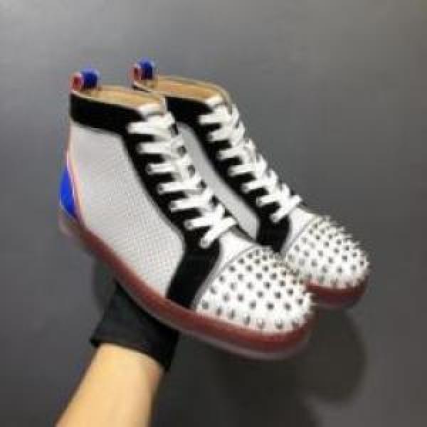 シューズ カジュアルシューズ クリスチャンルブタンコピー ナチュラルな素材感 Christian Louboutinコピー 2026  争奪戦必至