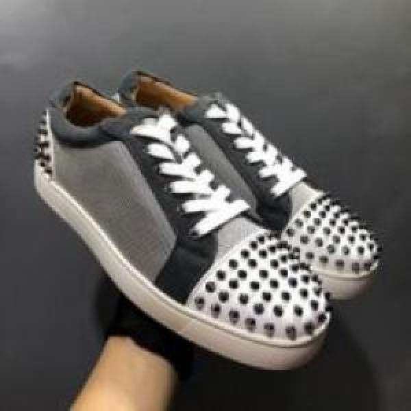 機能性も備えたアイテム Christian Louboutinコピー スニーカー クリスチャンルブタンコピー 柔軟 2026 シューズ