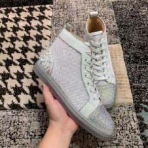 Christian Louboutinコピー 定番のアイテム 2026 クリスチャンルブタンコピー クッション加工 スニーカー シューズ