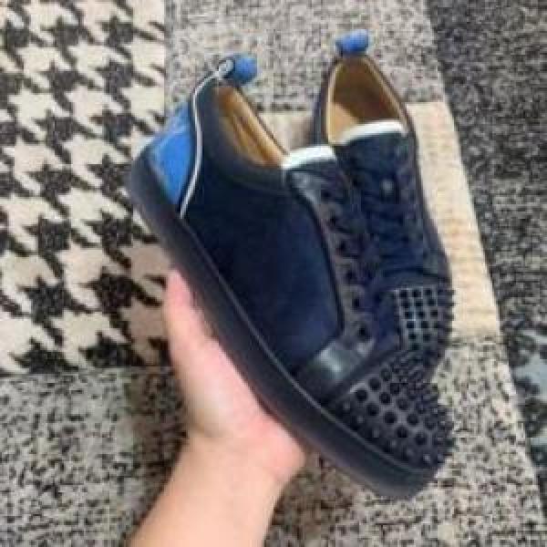 おしゃれに絶大な人気の クリスチャンルブタンコピー 滑りにくい Christian Louboutinコピー シューズ スニーカー 2025