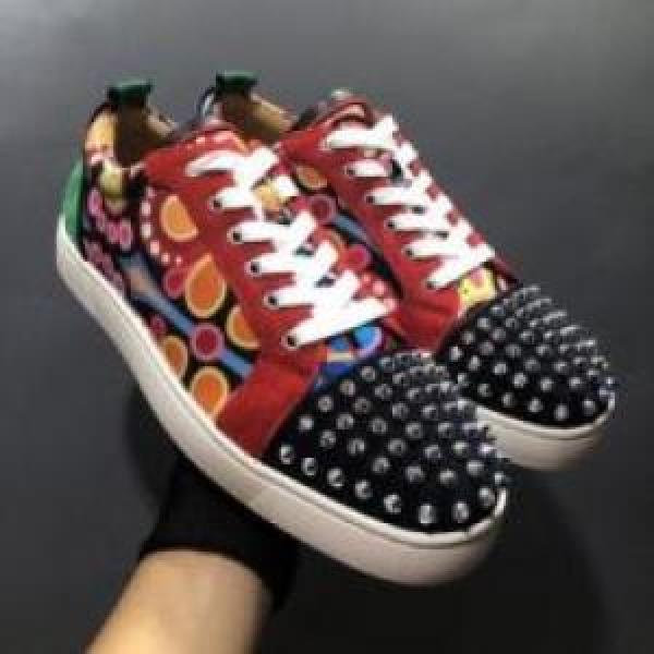 2026 落ち着いた質感 Christian Louboutinコピー スニーカー クリスチャンルブタンコピー シューズ 軽量