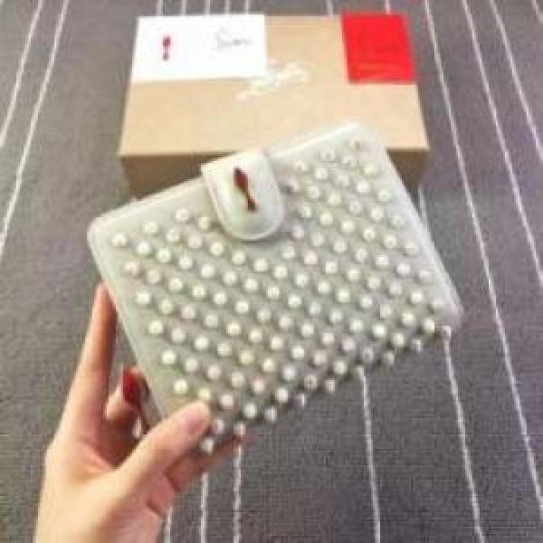 Christian Louboutinコピー 2026 風合いが出る クリスチャンルブタンコピー 爆買いセール ウォレット.610.
