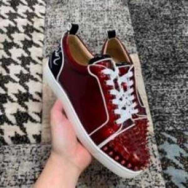肌触りの気持ちい〜  シューズ カジュアルシューズ クリスチャンルブタンコピー  Christian Louboutinコピー 2025 優しい履き心地