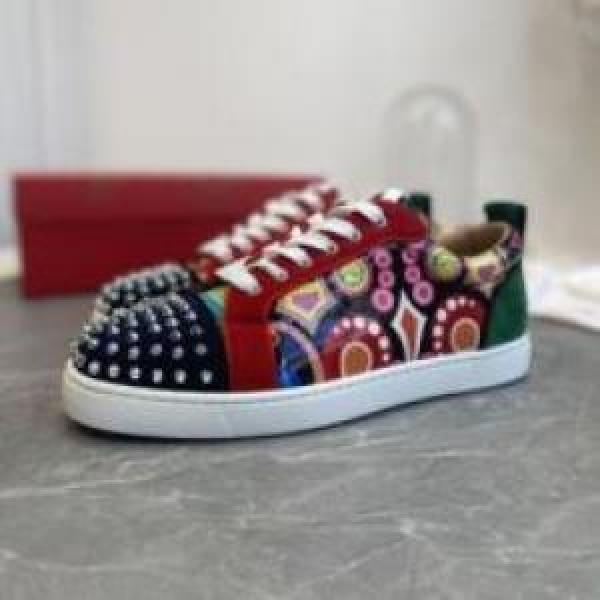 高級感漂わせる 2026 シューズ Christian Louboutinコピー スニーカー クリスチャンルブタンコピー 超軽量設計