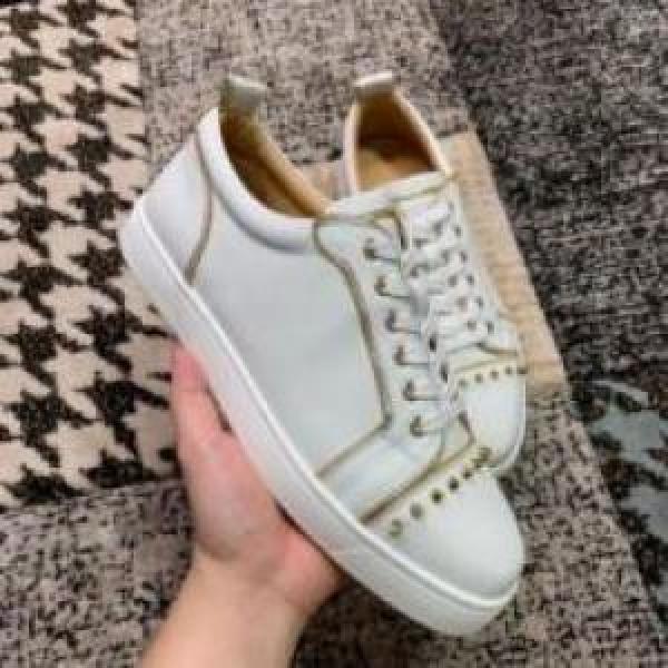 クリスチャンルブタンコピー 上質  2026 Christian Louboutinコピー カジュアルシューズ シューズ 落ち着いた感覚