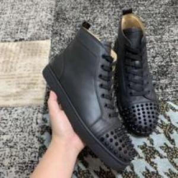 存在感のある  クリスチャンルブタンコピー 2025 カジュアルシューズ シューズ Christian Louboutinコピー トレンド感があるおしゃれな爆買いセール