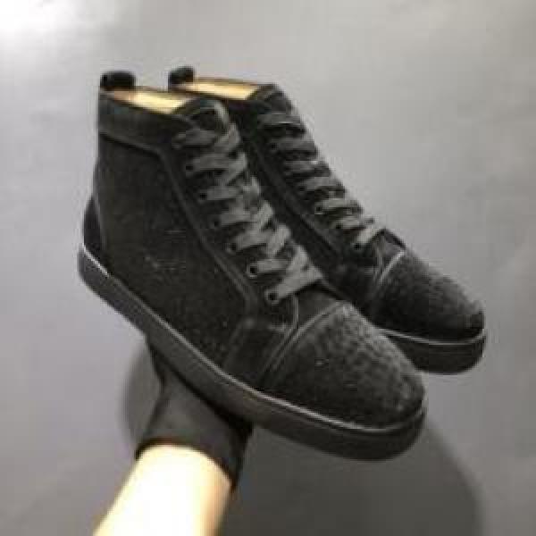 カジュアルシューズ 実用性に溢れるアイテム 個性派 Christian Louboutinコピー 2026 クリスチャンルブタンコピー シューズ