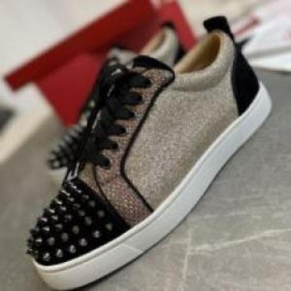 確定となる上品 2026 シューズ  スニーカー クリスチャンルブタンコピー Christian Louboutinコピー   変わらない人気を誇る