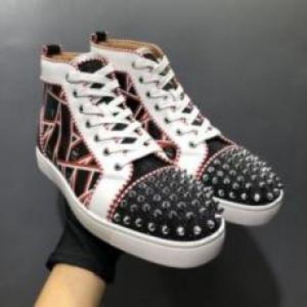 クリスチャンルブタンコピー シューズ カジュアルシューズ お洒落自在 Christian Louboutinコピー 肌触りのいい 2026