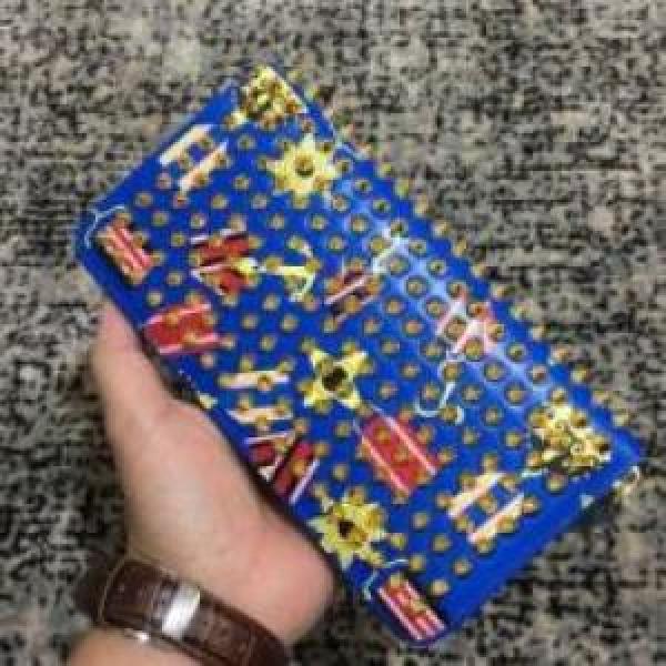 極上の着心地 風合いが出る ウォレット 2026 Christian Louboutinコピー  クリスチャンルブタンコピー.610.