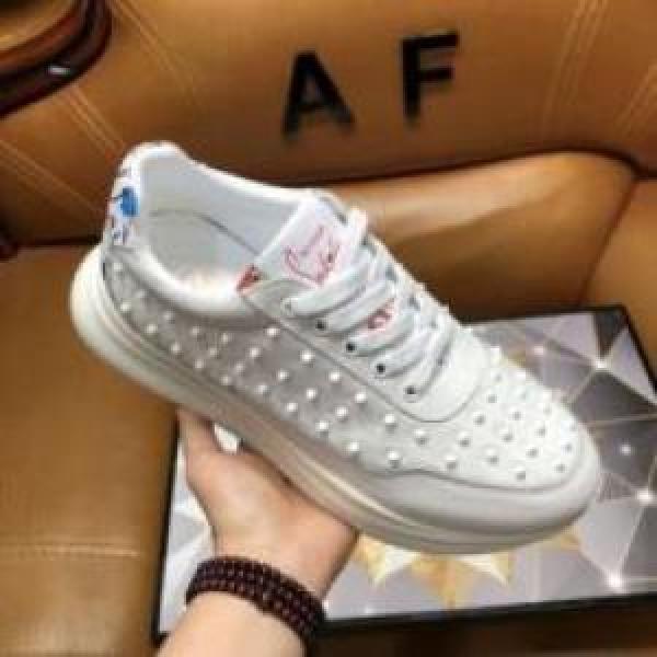 2色可選 圧倒的な高級感 2026 Christian Louboutinコピー流行り  シューズ スニーカー クリスチャンルブタンコピー