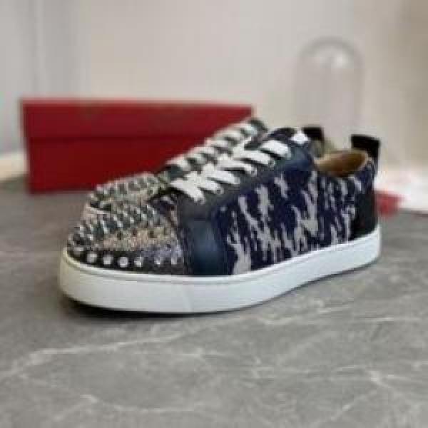 絶大な人気を誇る Christian Louboutinコピー 2026 クリスチャンルブタンコピー  シューズ カジュアルシューズ 売れ筋のいい