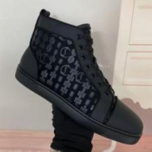 カジュアルシューズ 主役になる存在感 クリスチャンルブタンコピー 上品に着こなせ Christian Louboutinコピー 2026 シューズ