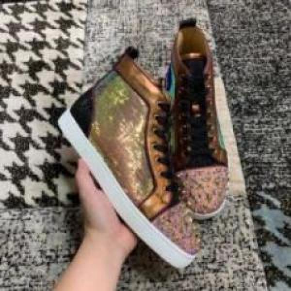 シューズ カジュアルシューズ 靴の滑り止め クリスチャンルブタンコピー ファッション 人気 Christian Louboutinコピー 2026