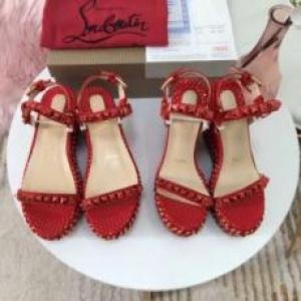 流行や季節に拘らないデザイン サンダル パンプス Christian Louboutinコピー シューズ  クリスチャンルブタンコピー 滑りにくい 2026