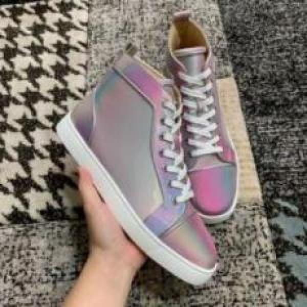 コンフォート 男女兼得 クリスチャンルブタンコピー カジュアルシューズ 2026 Christian Louboutinコピー 人目を惹くデザイン シューズ